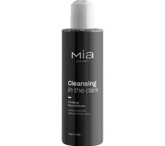 MIA MAKEUP CLEANSING IN THE DARK valomasis ve…
